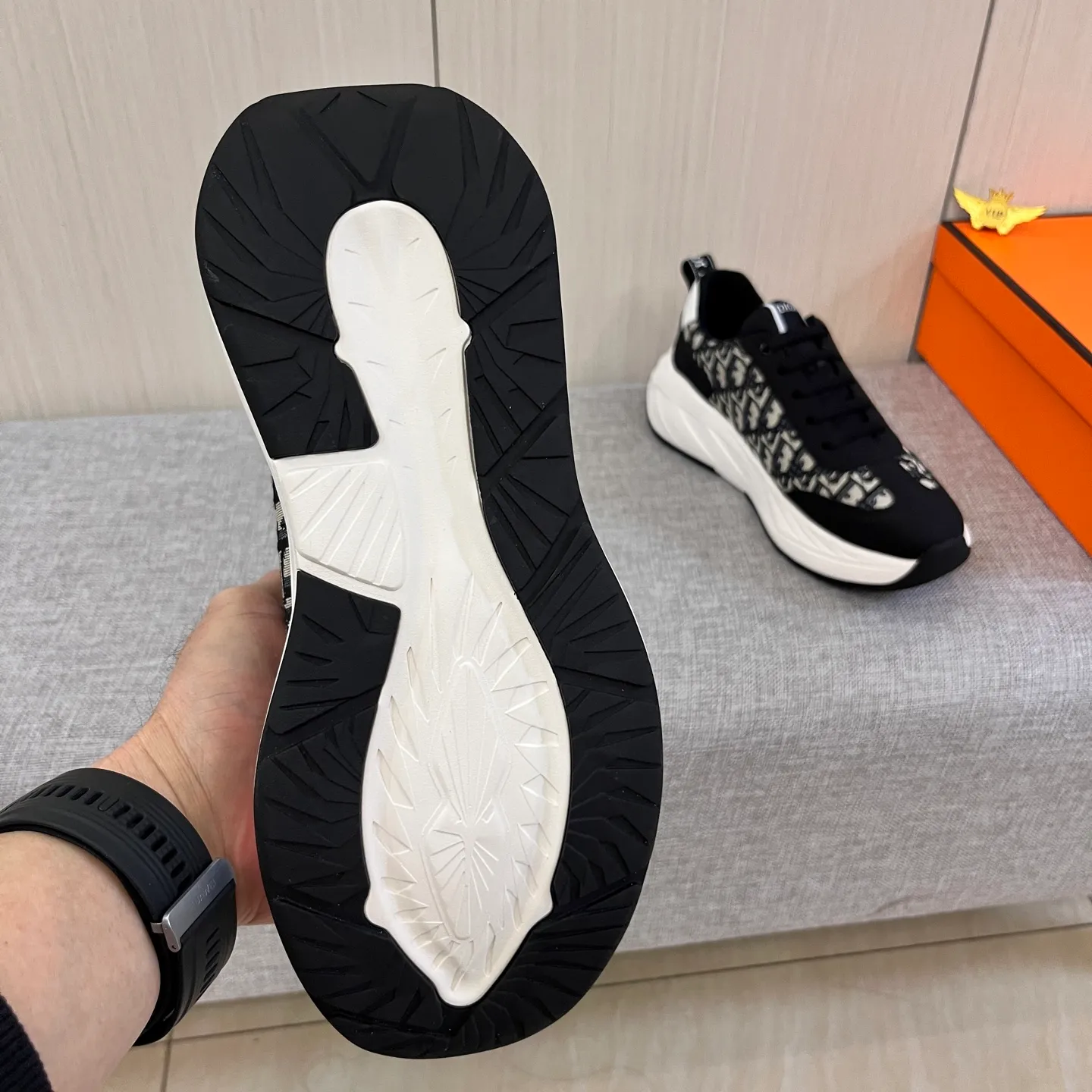 🚘🚘Factory batch 460 men's shoes💰[Dior]🔥 High-end men's shoes brand official website 1:1 latest masterpiece: uppers are made of Italian imported first-layer cowhide with comfortable and breathable lining➕original non-slip and wear-resistant outsole🔥, making walking more convenient and comfortable! An exclusive new model, a stunning work, a beautiful 1:1 replica [color] compared to the official quality! Create a fashionable personality to set off your uniqueness! A must-have for trendy men! Classic 🔥Size: 38-44 Color: 🔥 2⃣️colors available🔥.